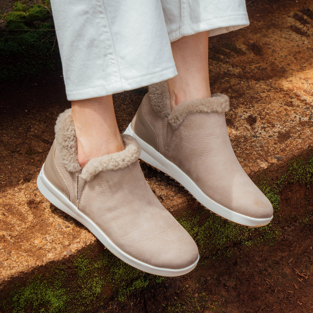 Kāmau  -  Taupe Grey / Taupe Grey